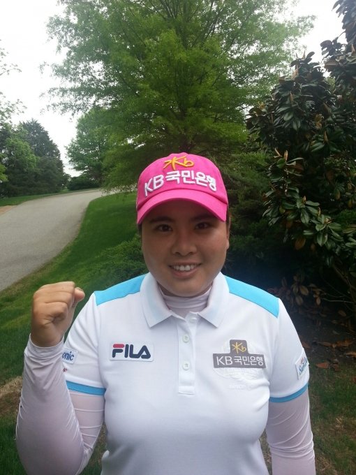 세계 여자골프 랭킹 1위 박인비. 박인비는 최근 KB금융그룹과 스폰서 계약을 맺고 2016년까지 연간 5억원의 후원 계약을 
맺었다. 이는 미국 LPGA 투어 선수 중에서도 신지애, 최나연에 이어 많은 액수이다. 사진제공｜KB금융그룹