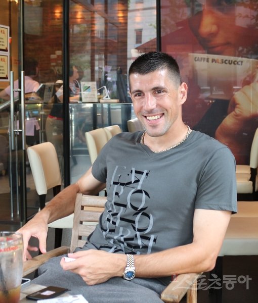 3일 대전과 K리그 클래식 고별전에서 1골1도움으로 피날레를 장식한 수원 삼성 스테보가 4일 경기도 화성시 동탄의 한 커피숍에서 스포츠동아와 단독 인터뷰를 갖고 한국에서 보낸 7시즌을 추억했다. 동탄｜남장현 기자