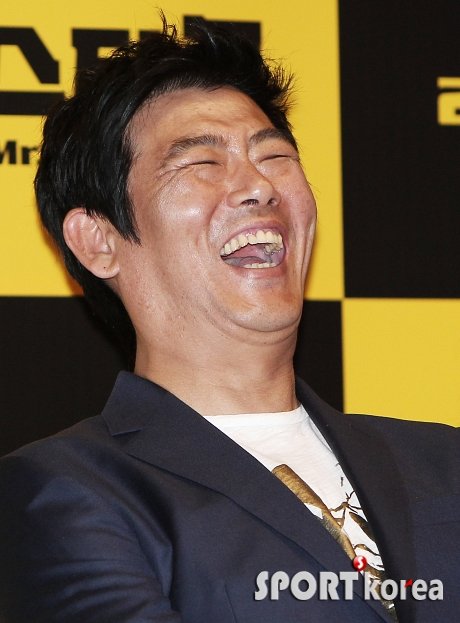 성동일이 영화 ‘미스터 고’를 위해 체중을 16kg 감량했다. 사진 | 스포츠코리아