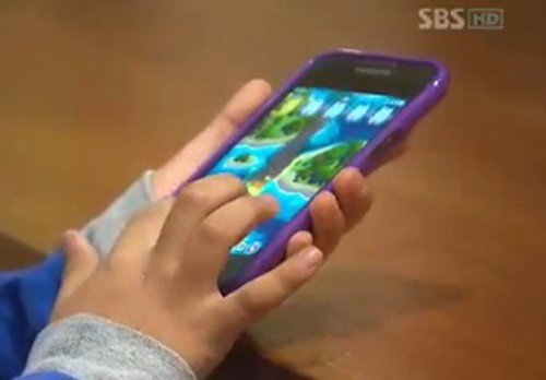 교육부는 “초중고생 10명 중 7명, 스마트폰 가지고 있다”고 발표했다