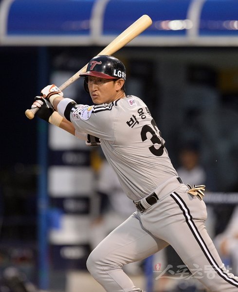 '2013 한국야쿠르트 세븐' 프로야구 LG트윈스 대 NC다이노스 경기가 7일 창원 마산야구장에서 열렸다. LG 박용택. 창원|김종원기자 won@donga.com 트위터@beanjjun