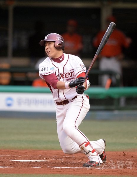 넥센 강정호는 “가을잔치에서 역전 홈런을 치고 싶다”는 말로 포스트시즌 진출에 대한 강한 열망을 드러내고 있다. 스포츠동아DB