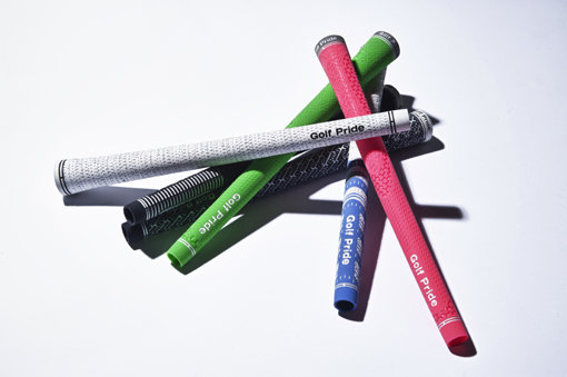 그립은 무게와 두께 그리고 소재와 형태 등에 따라 스윙에 크고 작은 영향을 준다. 손의 크기, 스윙 스피드 등을 고려해 선택하는 게 가장 좋은 방법이다. 스포츠동아DB