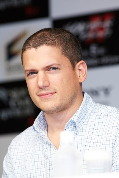 웬트워스 밀러 석호필 커밍아웃