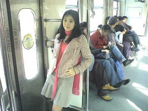 남보라 지하철 포착 사진에 이어 최희 아나운서의 과거 사진도 화제다. 사진출처 ｜ 온라인 게시판