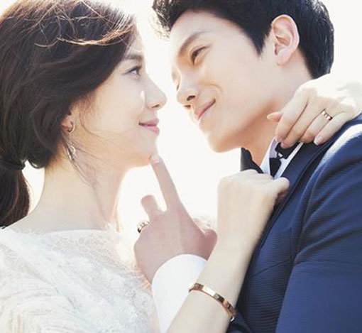 이보영 반지 포착