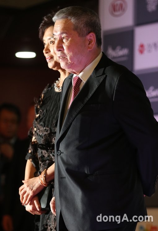 임권택(오른쬭)