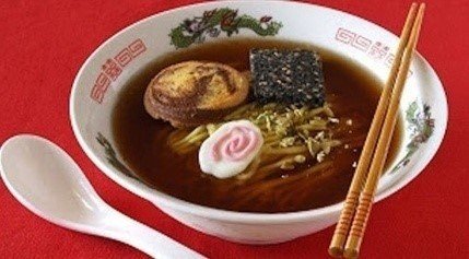 라면 같은 케이크. 사진=온라인 커뮤니티.