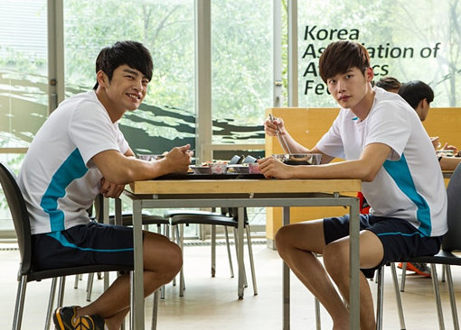 영화 ‘노브레싱’의 한 장면. 사진제공|영화사 수작