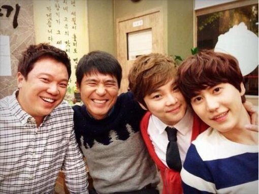 규현 회식 인증샷. 사진=규현 트위터.