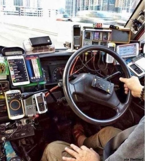 홍콩의 휴대폰 박물관 택시. 사진출처 | 온라인 게시판