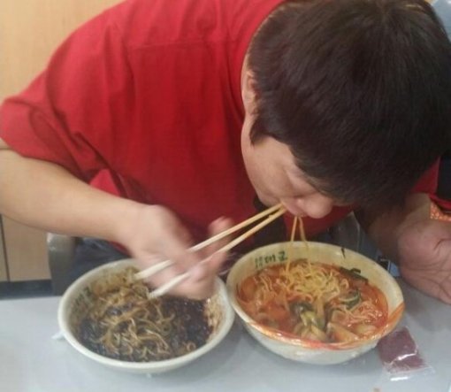 유민상 짬짜면. 사진출처 ｜ 유민상 트위터