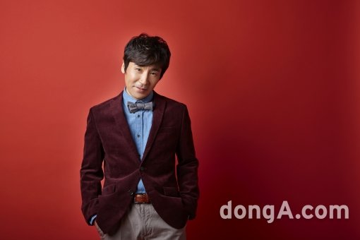 “이제는 팬들을 위해 노래하고 싶다”는 조관우. 정준화 기자 jjh@donga.com