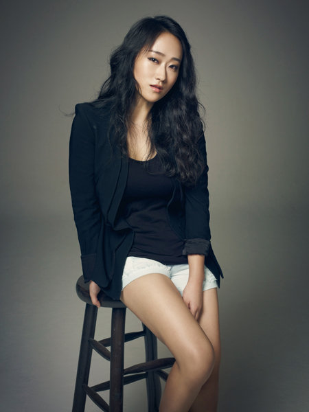 버클리음대 출신의 퓨어킴은 ‘어머니에게 노래를 들려주면 좋아하겠다’는 생각에 처음으로 노래를 만들었다. 취미에 불과했던 음악은 제작자이기도 한 윤종신의 품에 안기면서 인생의 전부가 됐다. 사진제공｜미스틱89