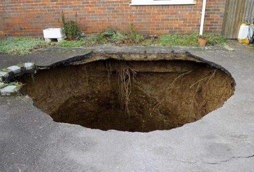 집 앞 10m 싱크홀