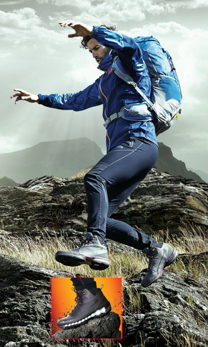 일반 신발과 달리 트레킹, 등산이 가능한 아웃도어 신발 속에는 본연의 기능을 살리기 위한 최첨단 기술이 담겨 있다. 노스페이스의 남자모델이 충격을 흡수하는 76개의 에어볼(작은 사진)이 들어있는 ‘다이나믹 EX’을 신고 산길을 달리고 있다. 사진제공｜노스페이스