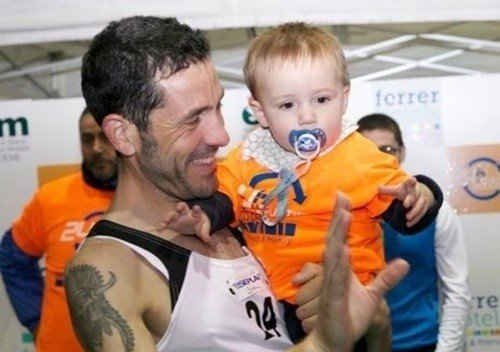 24시간 러닝머신 달린 남자