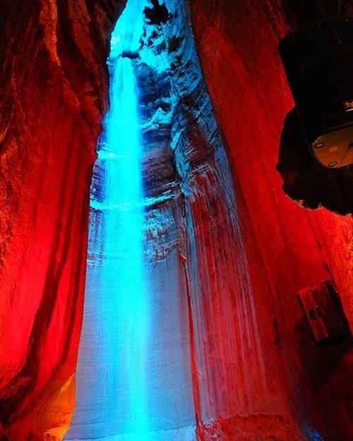 ‘지하 340m 땅속 폭포’ (출처=온라인 게시판)