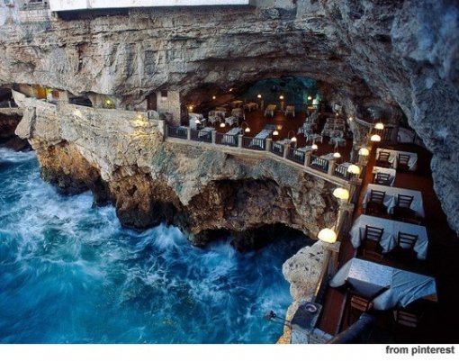 ‘바다 절벽 레스토랑’. 사진｜온라인 게시판