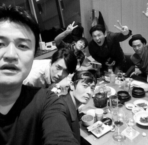 장동건 현빈 포착. 사진=디씨인사이드 장동건 갤러리.