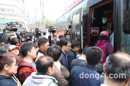 조금만 기다려! 아빠 엄마가 금방 갈게!