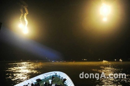 진도 여객선 참사, 세월호 실종자 야간 구조작업