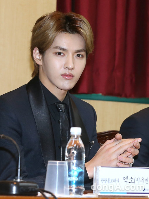 SM엔터테인먼트를 상대로 전속계약 무효 소송을 제기한 크리스는 현재 중국에 머물고 있다. 극적인 화해 가능성도 배제할 수 없지만, 소속사와 크리스는 이미 상당한 상처를 안게 됐다. 동아닷컴DB