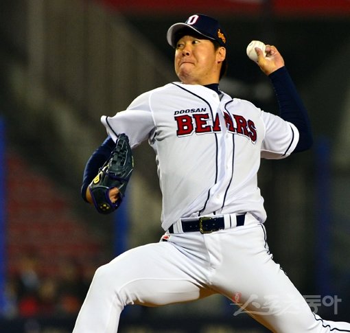두산 이현승이 올 시즌 부활의 날갯짓을 하고 있다. 2010년 두산으로 팀을 옮긴 뒤 깊은 침체를 극복하면서 필승조로 확실한 역할을 해내고 있다. 스포츠동아DB