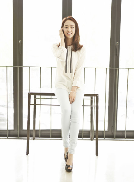 어린 시절부터 25년 동안 연기자로 살아온 김민정은 그만한 세월만큼 상처와 아픔도 많았을 게다. 이를 솔직하게 드러낸 그는 이제 30대가 되어서야 비로소 여유로워졌다고 했다. 사진제공|더좋은 이엔티