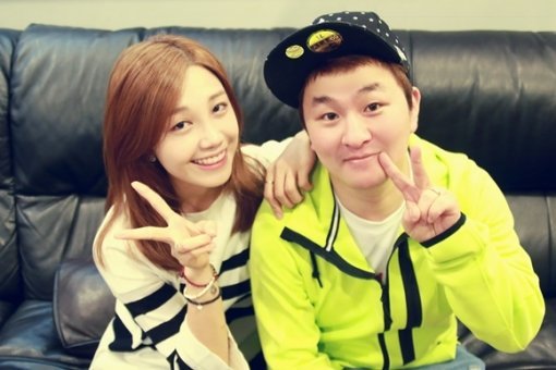 ‘허각 정은지-이제 그만 싸우자’. 사진|에이큐브엔터테인먼트