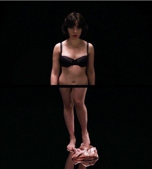 사진출처|‘언더 더 스킨’ 예고편