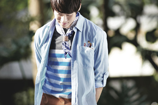 조금만 움직여도 땀으로 흠뻑 젖는 요즘 같은 한여름에는 열과 땀을 배출해주는 기능성 의류가 꼭 필요하다. 깔끔한 디자인이 돋보이는 노스페이스 화이트라벨의 ‘래이몬드 셔츠’는 남성 직장인에게 잘 어울리는 제품이다. 사진제공｜노스페이스