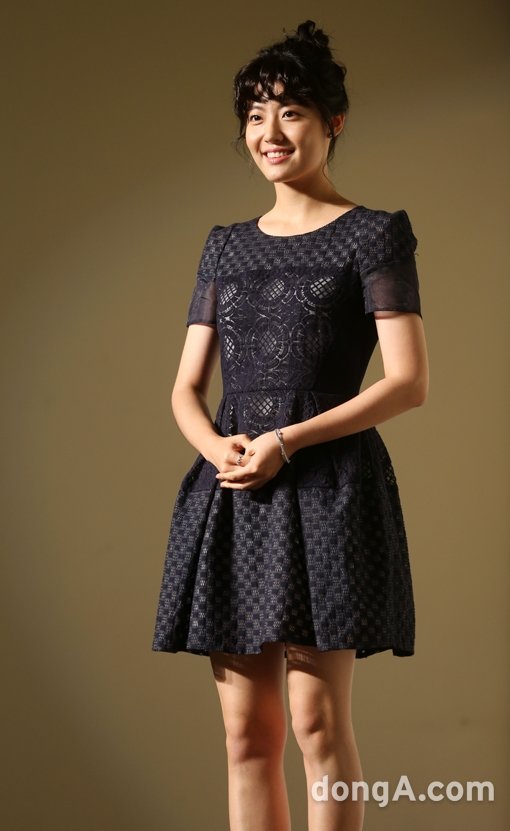 배우 남지현이 13일 오후 서울 영등포구 당산동 그랜드컨벤션센터 대연회장에서 열린 KBS 2TV 새주말드라마 '가족끼리 왜 이래' 제작발표회에 참석해 포토타임을 하고 있다. 동아닷컴 국경원 기자 onecut@donga.com