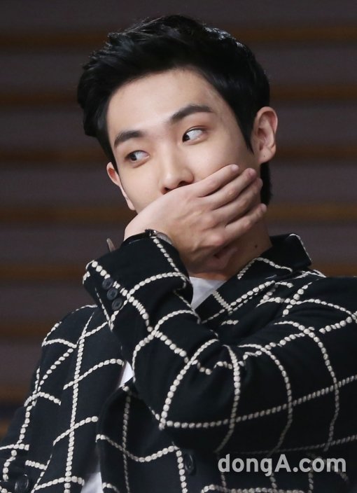 배우 이준이 3일 오후 서울 마포구 MBC 상암 사옥에서 열린 새 수목드라마 '미스터 백' 제작발표회에서 생각에 잠겨 있다. 국경원 기자 onecut@donga.com