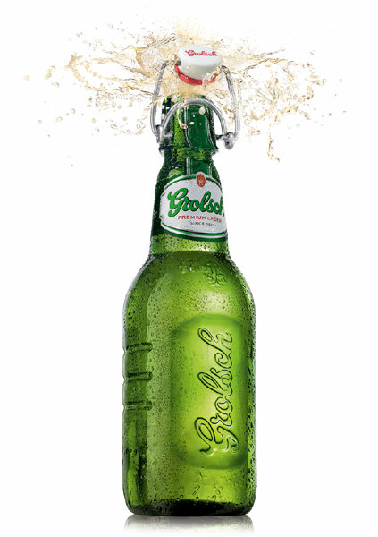 맥주가 축구 관전의 필수품인 시대, 골이 안 터질 때는 네덜란드 맥주 ‘그롤쉬 스윙탑’이 제격이다. 뚜껑을 밀기만 해도 ‘뻥’ 소리와 함께 열려 답답했던 속까지 시원하게 뚫어준다. 사진제공｜그롤쉬