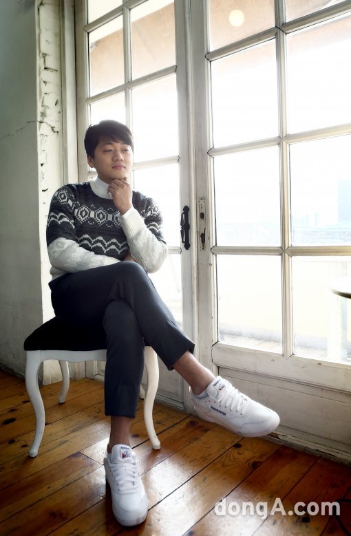 배우 조복래는 소속사 수장 장진 감독에 대해 “만나면 주로 사적인 이야기를 한다. 부담 주지 않고 지켜봐줘서 항상 고마운 분”이라고 말했다. 동아닷컴 방지영 기자 doruro@donga.com