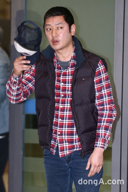 그 동안의 마음고생 느껴지는 얼굴