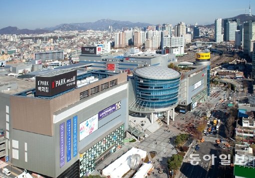 서울 시내면세점 선정 경쟁에 뛰어든 현대산업개발이 사업지로 내세운 용산 아이파크몰. 동아일보DB