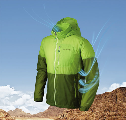 하루에도 몇 번씩 냉·온탕을 오가는 요즘 같은 날씨에 아웃도어 활동을 하기 위해서는 얇고 가벼우면서도 쾌적하게 입을 수 있는 기능성 제품이 답이다. 컬럼비아는 흡습·속건은 물론 통풍과 통기성을 극대화시킨 벤트 컬렉션을 선보였다. 사진제공｜컬럼비아