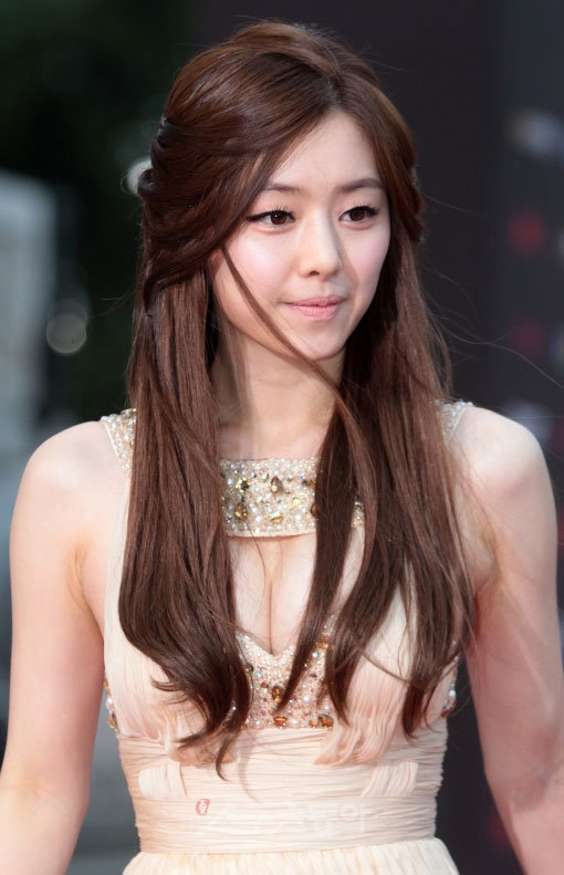 백상예술대상 레드카펫 홍수아(47회). 사진=‘백상예술대상 레드카펫’ 동아닷컴DB