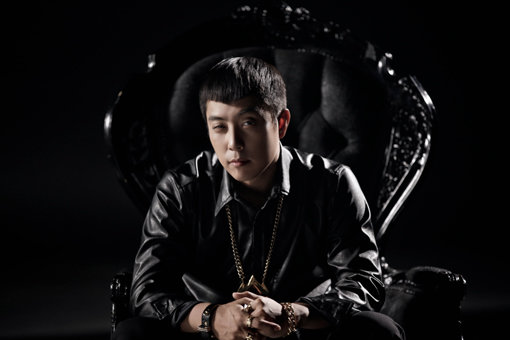 가수 은지원은 힙합가수의 생명은 “마흔 중반까지”라고 말한다. 올해 나이 서른일곱. “얼마 남지 않은 시간, 가수로 최선을 다하겠다”고 각오를 다졌다. 사진제공|GYM엔터테인먼트