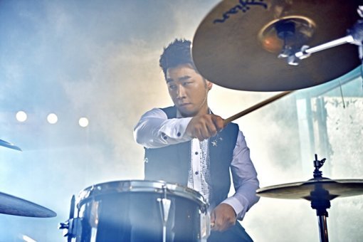 헬로 스트레인저 김두환, 사진｜에버모어뮤직