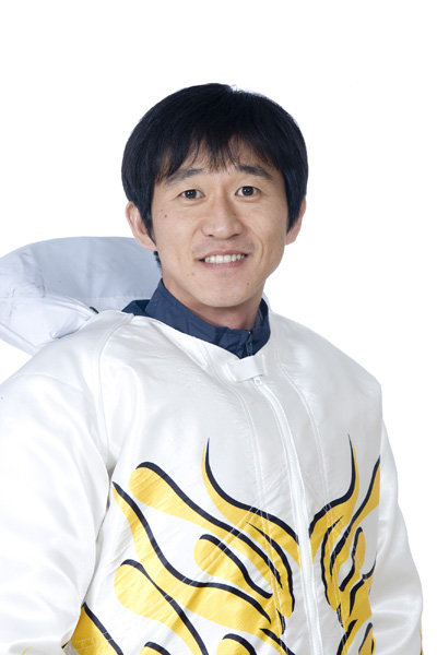 6년 만에 우승컵을 올린 후유증 때문일까. ‘이사장배 챔피언’ 정민수는 7월29∼30일 열린 경정서 기대이하의 성적을 올렸다. 정민수는 “쉬는 주기가 얽혀 컨디션이 안 좋았다”며 “꾸준히 성적을 올려 연말 그랑프리 대회에 출전하겠다”고 말했다.