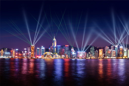 아시아 관광산업 시장의 ‘작은 거인’인 홍콩이 달라지고 있다. 쇼핑, 미식투어, 도심관광을 넘어 아트마켓, 와인과 같은 새로운 산업이 급성장 중이다. 홍콩 야경의 자랑 ‘심포니 오브 라이트’. 사진제공|홍콩관광청