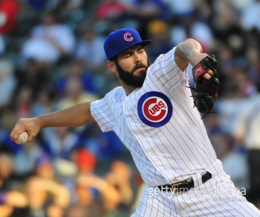 시카고 컵스 우완투수 제이크 아리에타는 26일(한국시간) 샌프란시스코전에서 6이닝 1실점(비자책)으로 호투해 올 시즌 메이저리그에서 처음으로 16승 고지를 밟았다. 잭 그레인키(LA 다저스)가 독주하던 내셔널리그 사이영상 후보로도 급부상했다. 사진=ⓒGettyimages멀티비츠