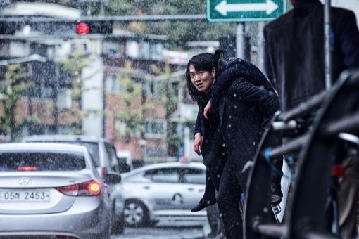 곽경택 감독이 연출하고 배우 김래원이 주연한 영화 '부활'의 한 장면. 사진제공｜영화사 신세계