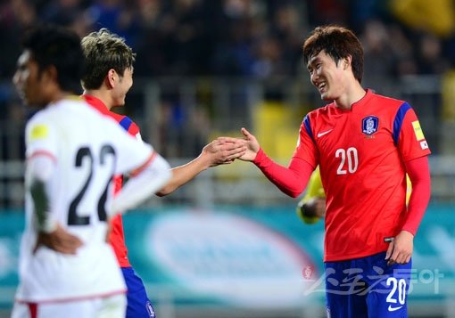 광저우R&F FC 장현수(오른쪽). 스포츠동아DB