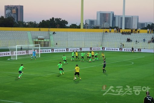 전북은 15일(한국시간) UAE 두바이의 알 와슬 스타디움에서 도르트문트와 친선경기를 치렀다. 전북은 1-4로 완패했지만 많은 갈채를 받았다. 스포츠동아DB