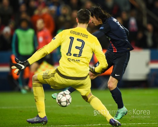 슈팅하는 에딘손 카바니. ⓒGettyimages멀티비츠