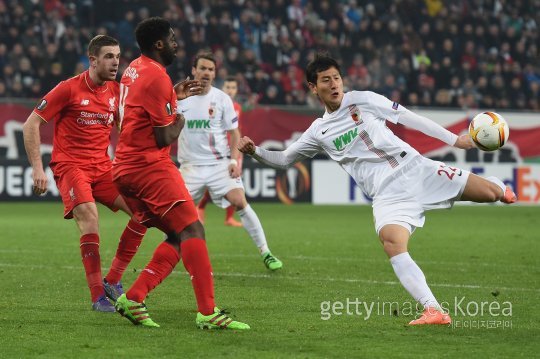 슈팅을 시도하는 지동원. ⓒGettyimages이매진스